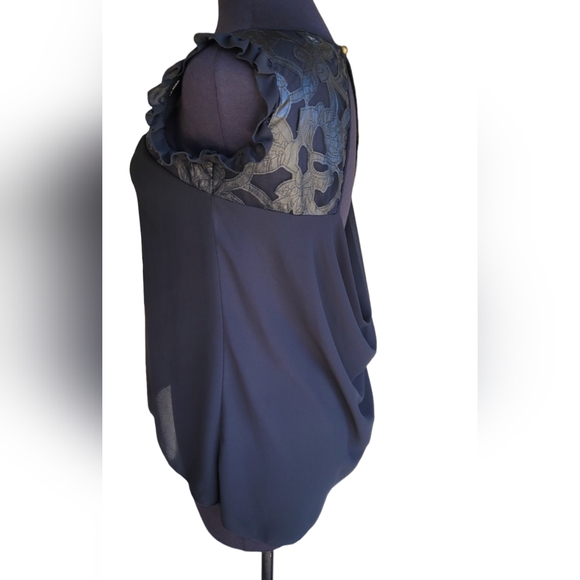 Lynne Top - Picture 9 of 10